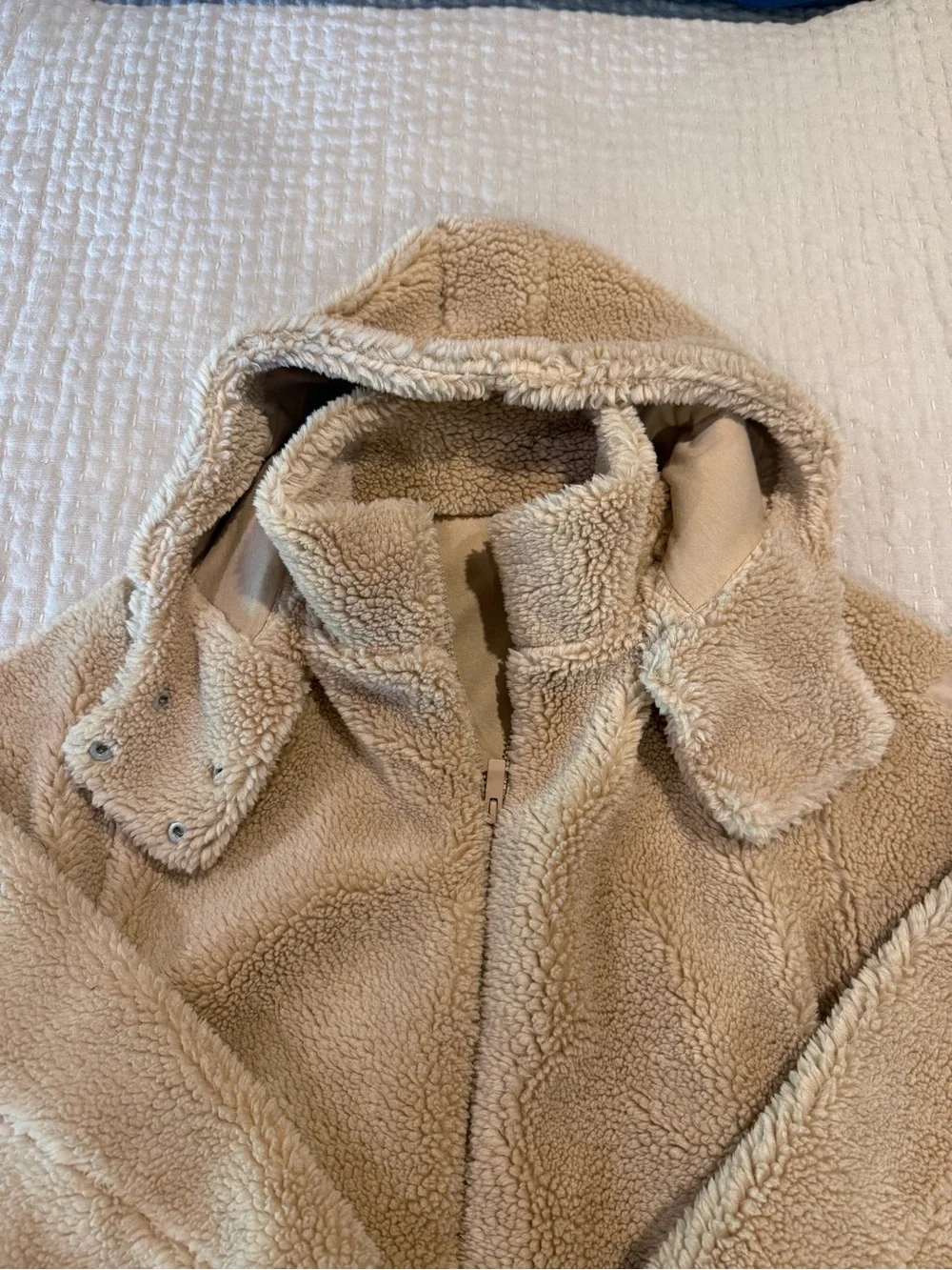ALO Foxy Sherpa Jacket- Beige